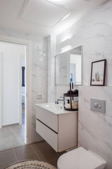 O&O Group- Magical 4Br Apt With Panoramic Sea View บัตยัม ภายนอก รูปภาพ